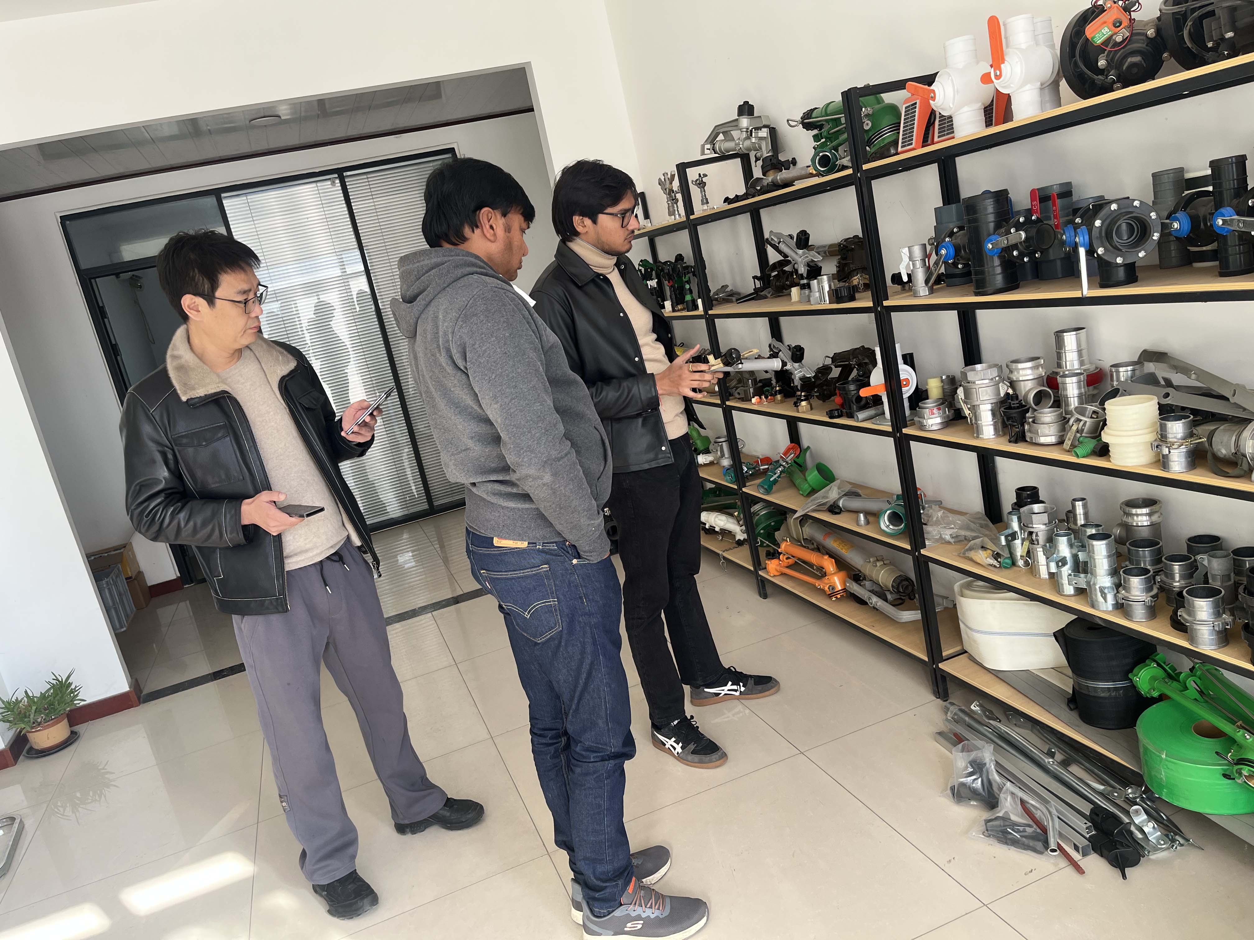 金昌NS40 涡轮喷枪获客户青睐 洽谈批量合作